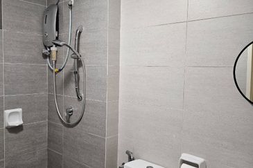 Adria Residence @ Gravit8