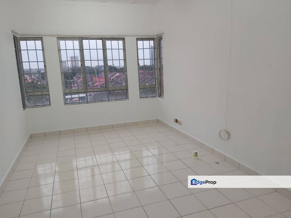 Tropika Apartment Bandar Bukit Tinggi KLANG , Selangor, Port Klang