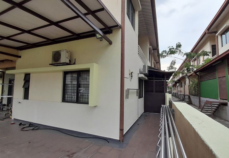 Rumah teres 2 tingkat corner lot Bukit Jelutong 
