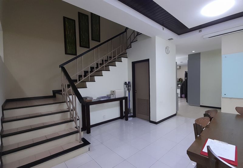 Rumah teres 2 tingkat corner lot Bukit Jelutong 