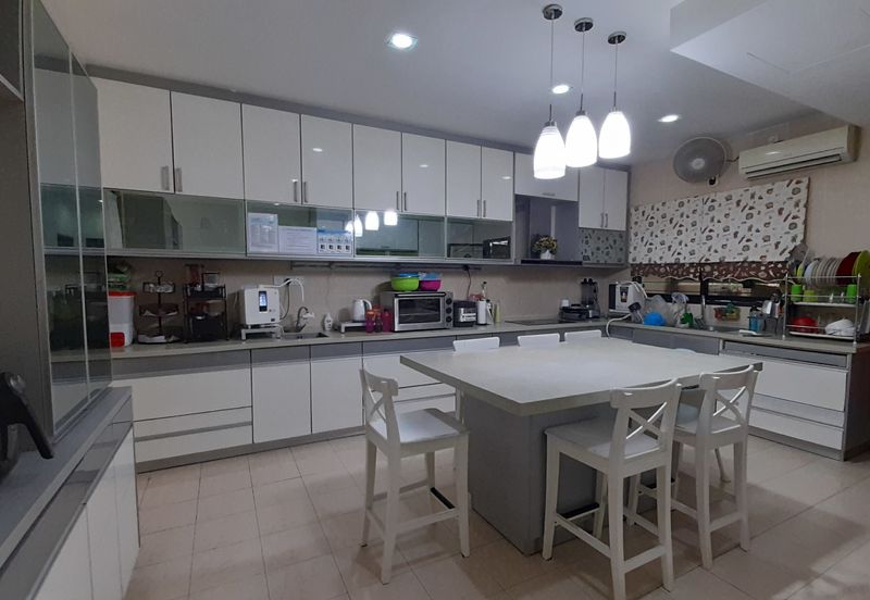 Rumah teres 2 tingkat corner lot Bukit Jelutong 