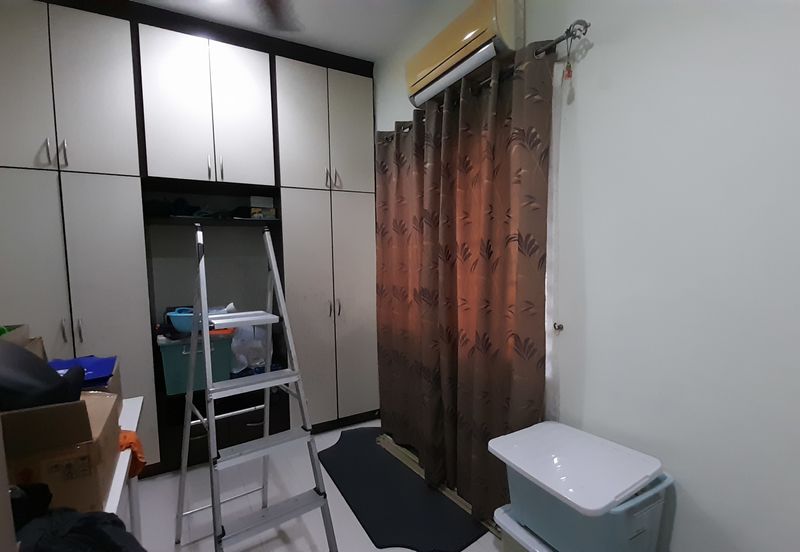 Rumah teres 2 tingkat corner lot Bukit Jelutong 