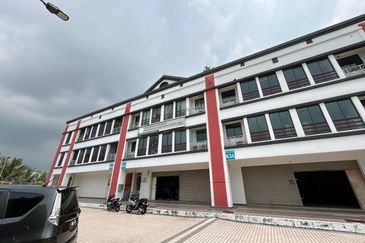 Excella Business Park, Ampang with ample parking and privacy