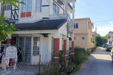 RUMAH TERES 2 TINGKAT ENDLOT UNTUK DIJUAL – BANDAR PUNCAK ALAM