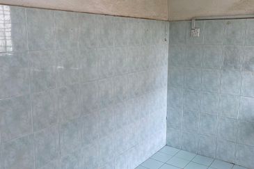 RUMAH TERES 2 TINGKAT ENDLOT UNTUK DIJUAL – BANDAR PUNCAK ALAM