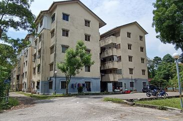 melati aprtment puchong, 4th floor