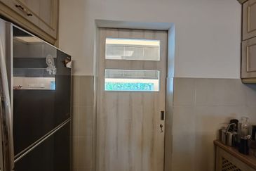 Puteri 6  double storey renovated house