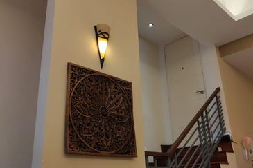 Puteri 6  double storey renovated house