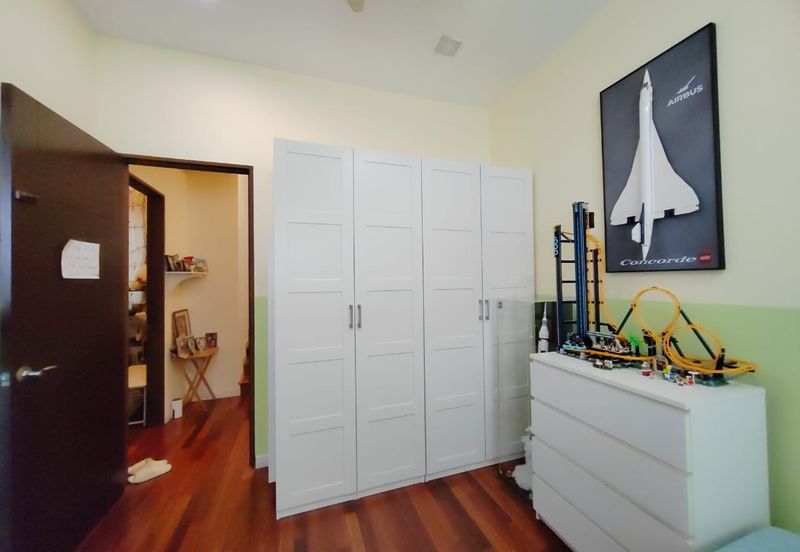 Puteri 6  double storey renovated house