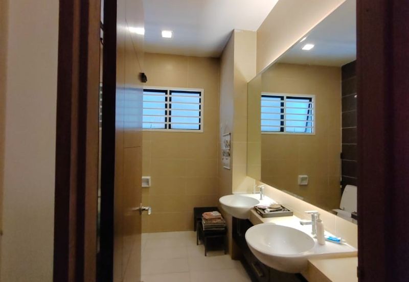 Puteri 6  double storey renovated house