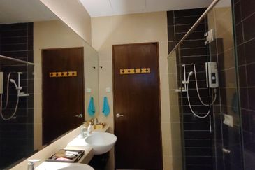 Puteri 6  double storey renovated house