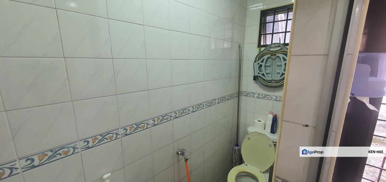 Taman Serdang Raya Double Storey SR 2 Fully Renovated , Selangor, Seri Kembangan