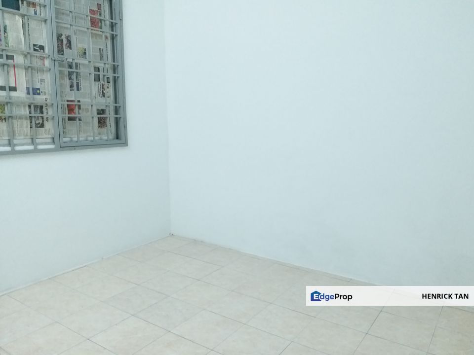 Pangsapuri Seri Setia, With Swimming Pool, Gated Guarded, BELOW MARKET PRICE, Selangor, Petaling Jaya