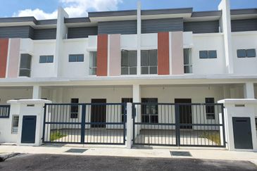 Kota Kemuning, Double Storey House, 20x65sqft, Gated Guarded