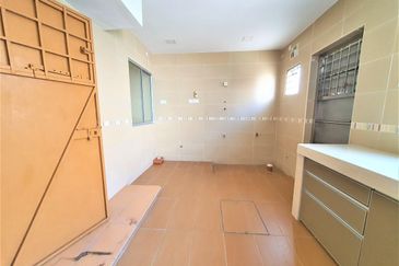 Taman Pinggiran Putra