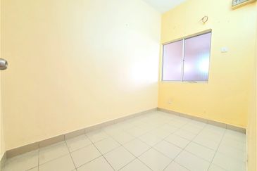 Taman Pinggiran Putra