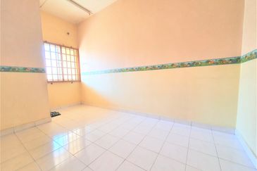 Taman Pinggiran Putra