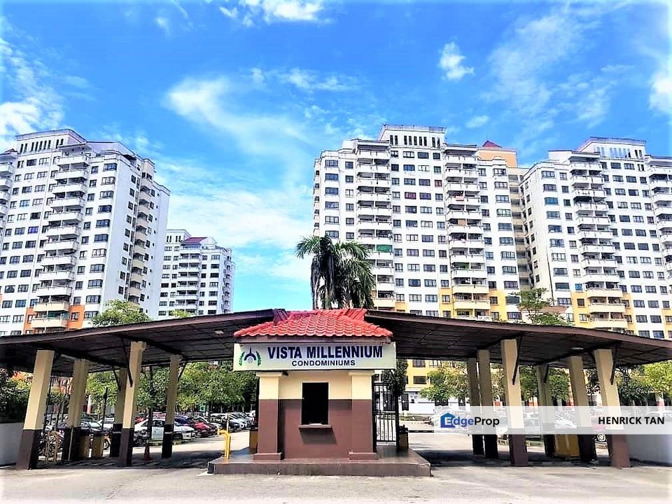 Vista Millennium Condominiums, Facing SWIMMING POOL, Partly Furnished, Selangor, Puchong
