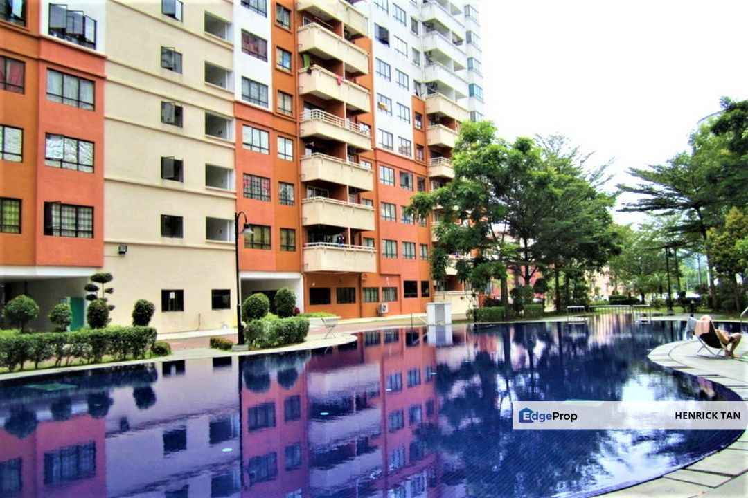 Vista Millennium Condominiums, Facing SWIMMING POOL, Partly Furnished, Selangor, Puchong