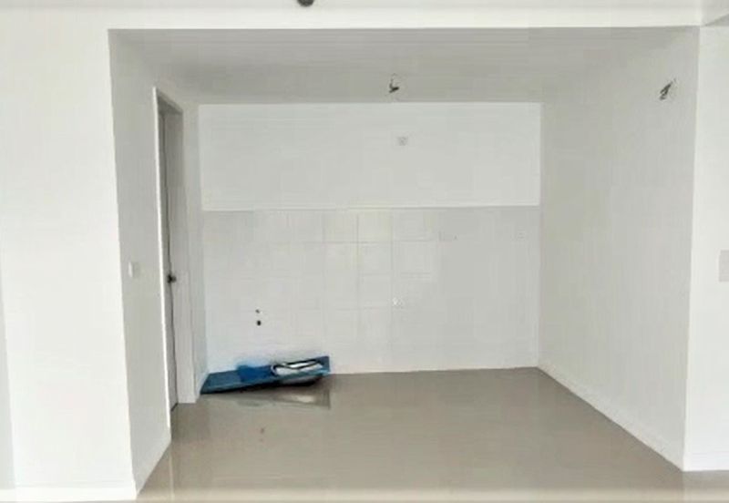 Lakefront Condominium | Emerald Hills @ Alam Damai