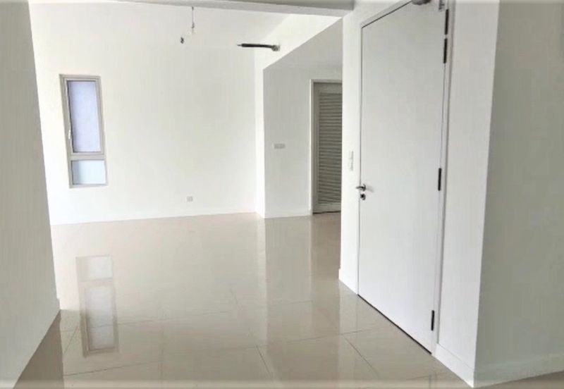 Lakefront Condominium | Emerald Hills @ Alam Damai