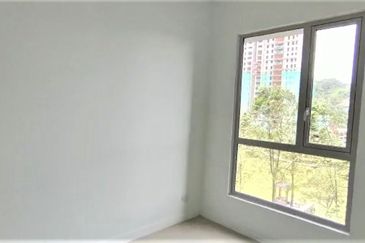 Lakefront Condominium | Emerald Hills @ Alam Damai