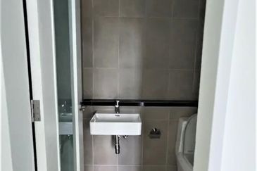 Lakefront Condominium | Emerald Hills @ Alam Damai