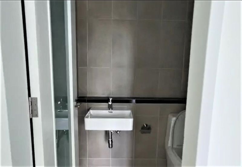 Lakefront Condominium | Emerald Hills @ Alam Damai