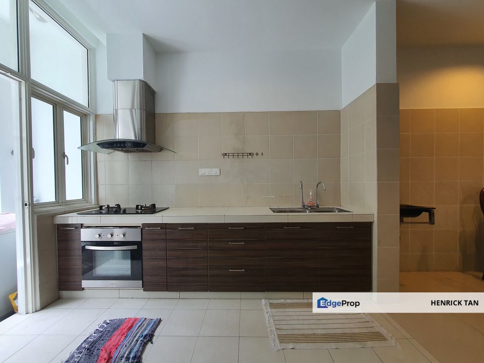 3 Storey Town house (Upper Unit), Renovated, Non Bumi lot, Selangor, Tropicana