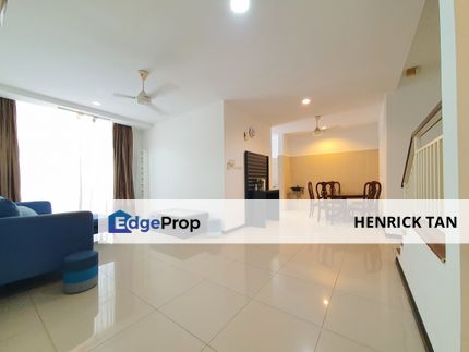 3 Storey Town house (Upper Unit), Renovated, Non Bumi lot, Selangor, Tropicana