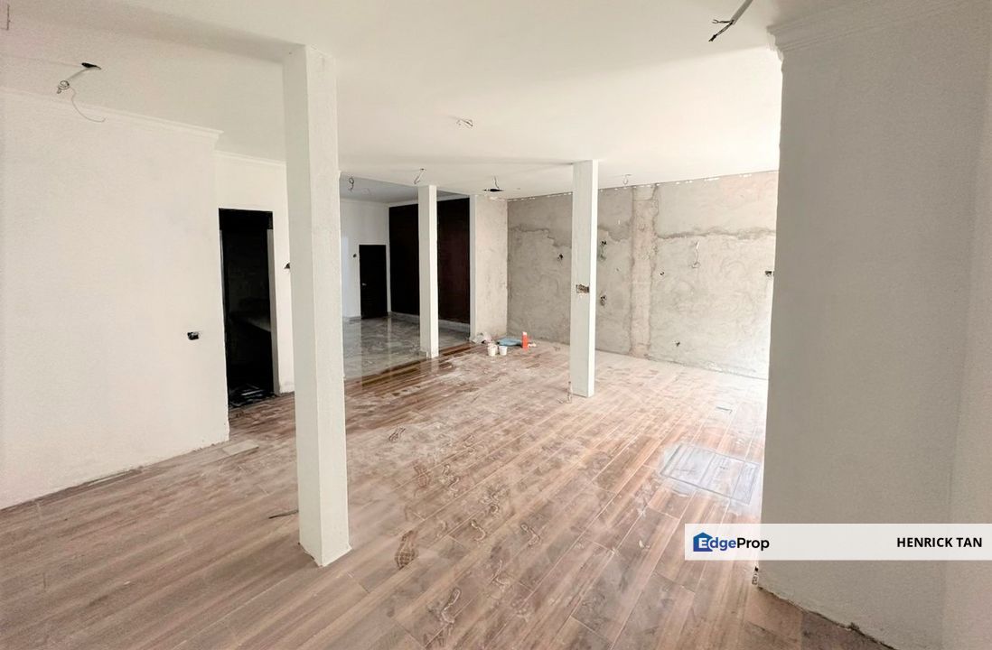 Double Storey 22x75sqft, Gated Guarded, New Fully Renovated House with Balcony, Selangor, USJ