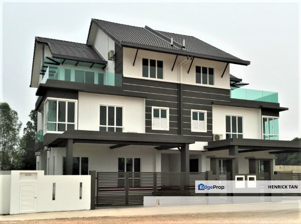 3-storey Semi D House, Freehold 42x79sqft, Gated Guarded, Build up 4800sqft, Selangor, Shah Alam
