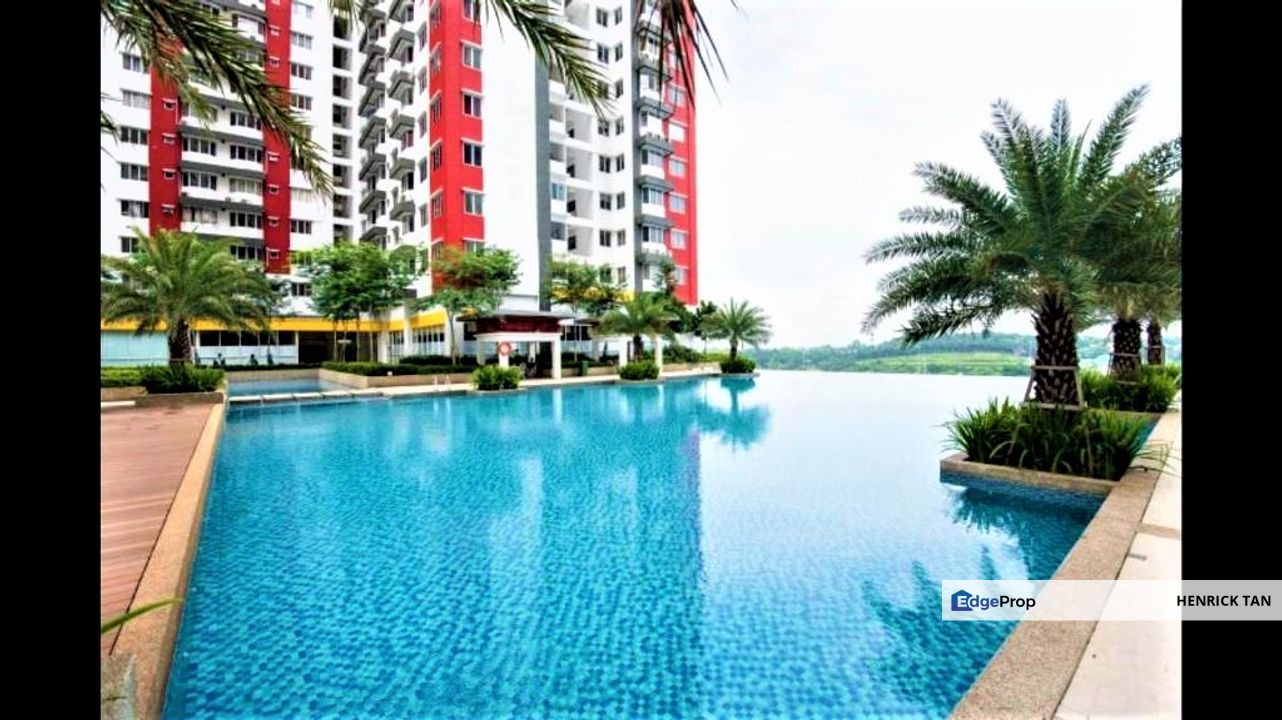 Walkable to USJ 21 LRT Station around 350M, Long-term Tenant, Easy access to shopping mall, Selangor, USJ