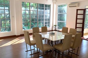 Persiaran Bukit Rahman Putra 2/1 