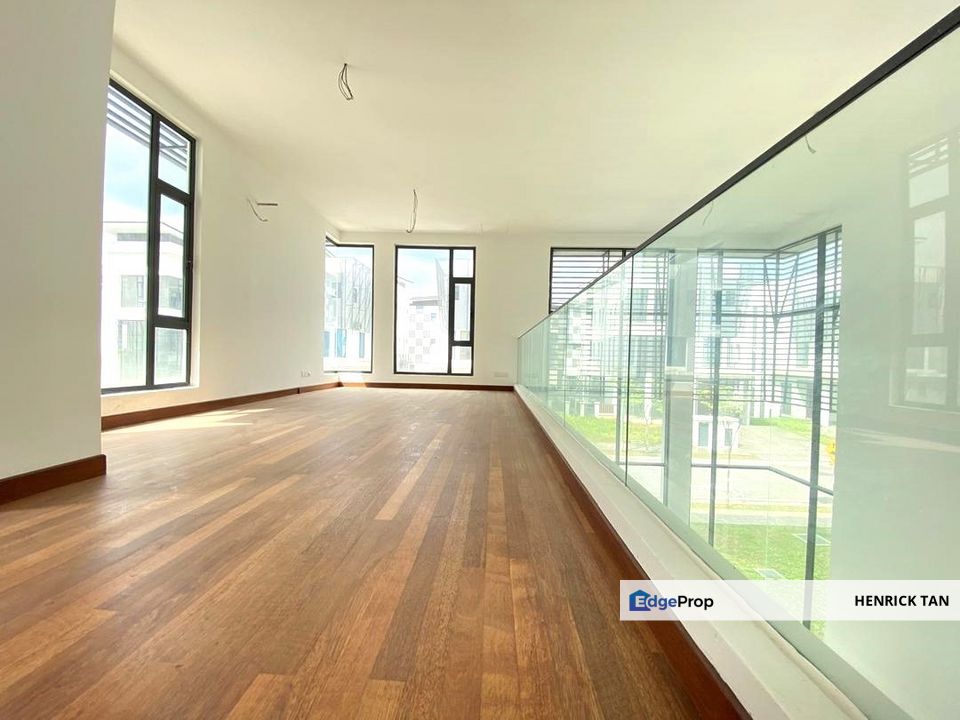 3 Storey Bungalow House Big Layout Good Condition, Selangor, Shah Alam