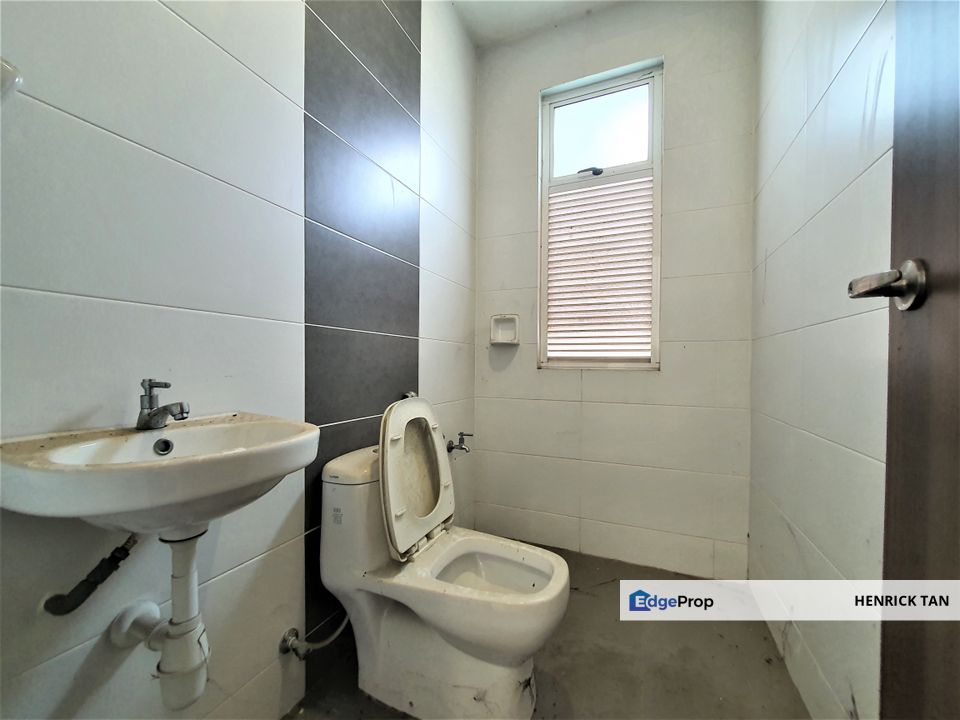 3-storey Semi D House, Freehold 42x79sqft, Gated Guarded, Build up 4800sqft, Selangor, Shah Alam