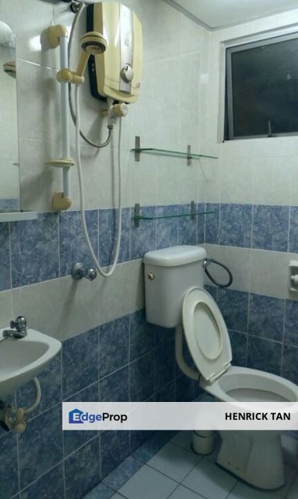 Near to LRT station, Fully Furnished, Move in Condition, Selangor, Kota Damansara