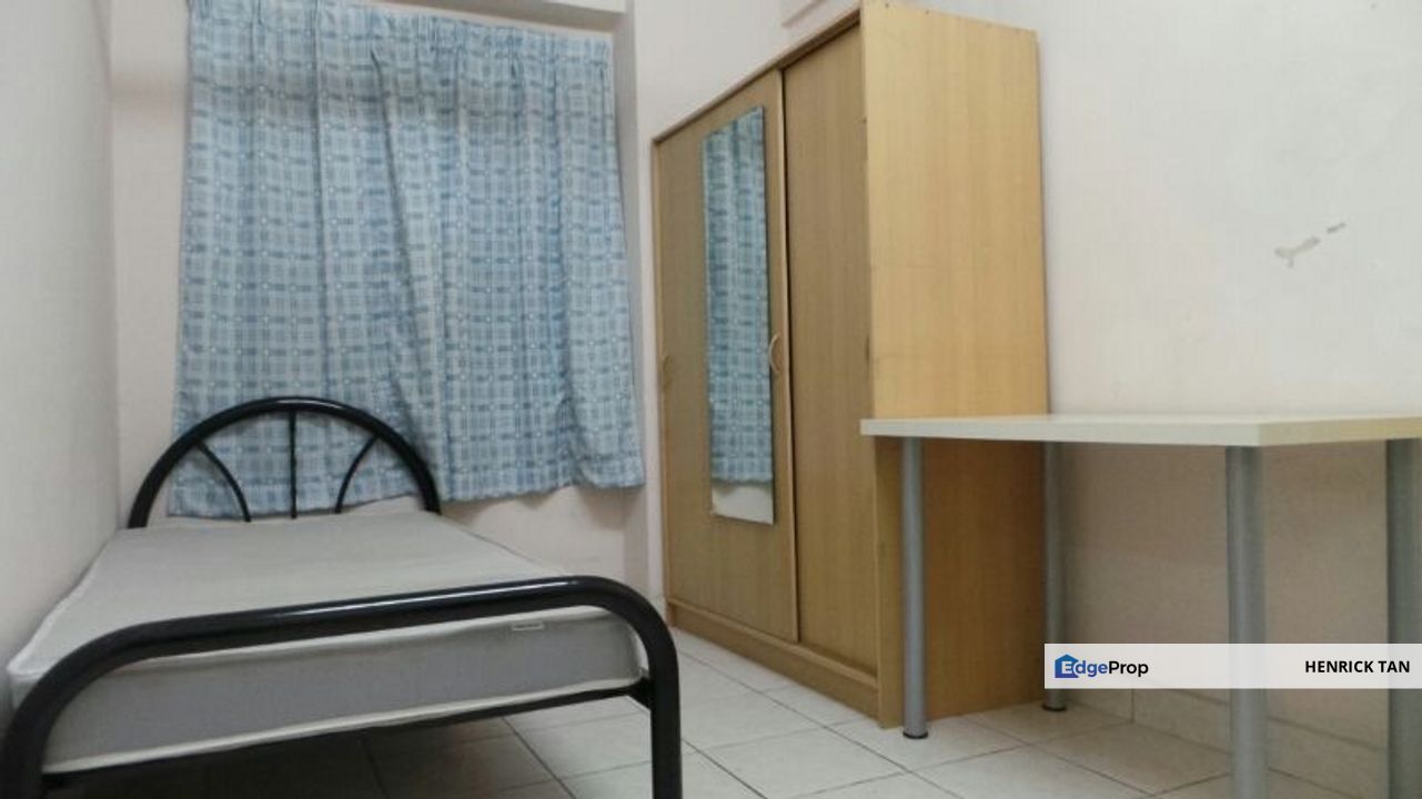 Near to LRT station, Fully Furnished, Move in Condition, Selangor, Kota Damansara