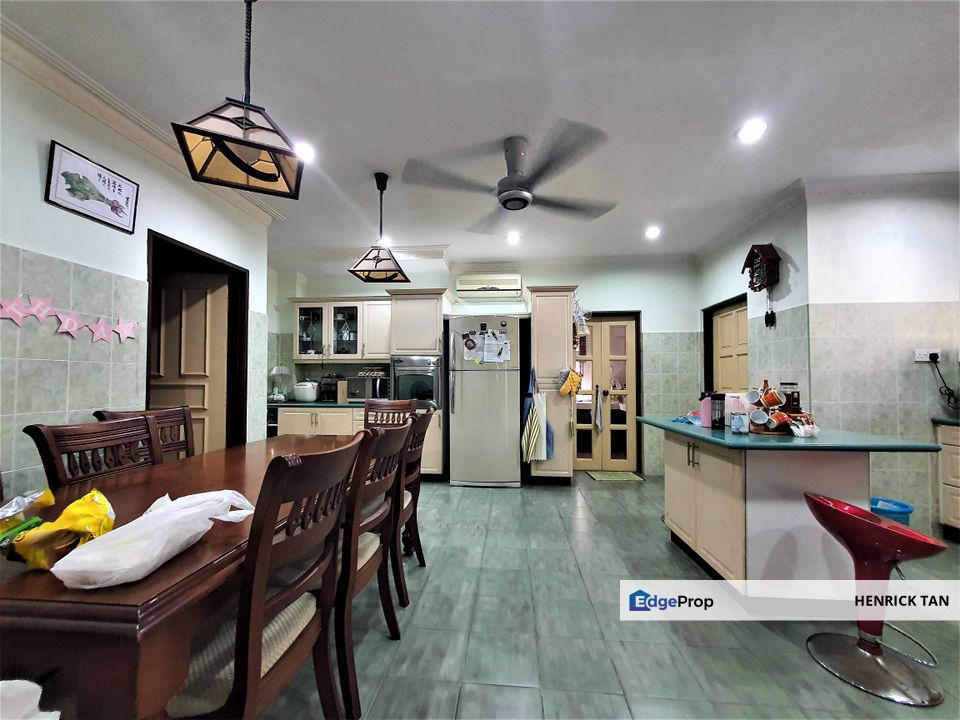 Double Storey CORNER LOT (50x75 sqft ), Nice Renovated , Selangor, Kota Kemuning