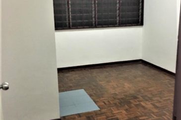 22x60sf, Renovated, Kitchen Extended, Gated Guarded