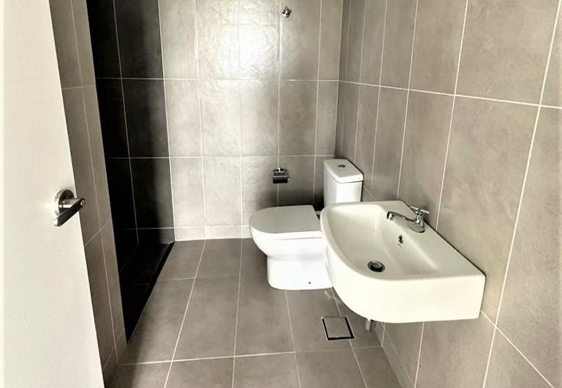 Lakefront Condominium | Emerald Hills @ Alam Damai