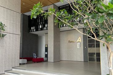 Lakefront Condominium | Emerald Hills @ Alam Damai