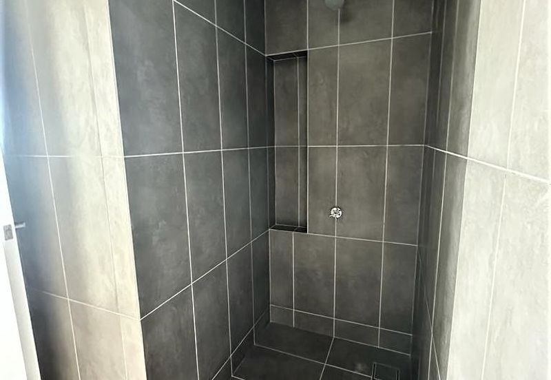 Lakefront Condominium | Emerald Hills @ Alam Damai