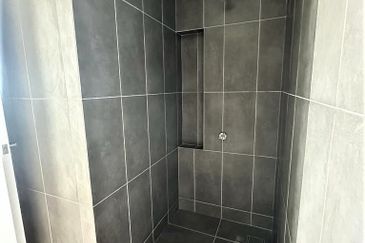 Lakefront Condominium | Emerald Hills @ Alam Damai