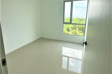 Lakefront Condominium | Emerald Hills @ Alam Damai
