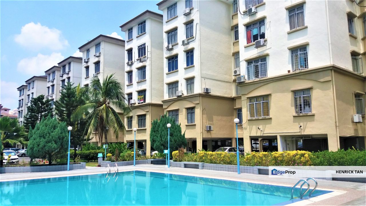 Subang Perdana Goodyear Court 7, USJ Subang Jaya, 1 car Park, With Lift, Swimming Pool, Gated Guarded, Selangor, USJ