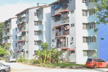 Flat PKNS, Seksyen 18