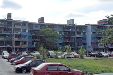 Flat PKNS, Seksyen 18