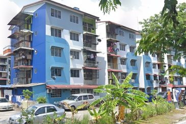 Flat PKNS, Seksyen 18