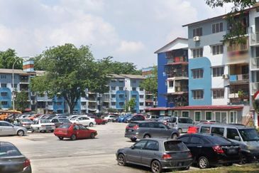 Flat PKNS, Seksyen 18